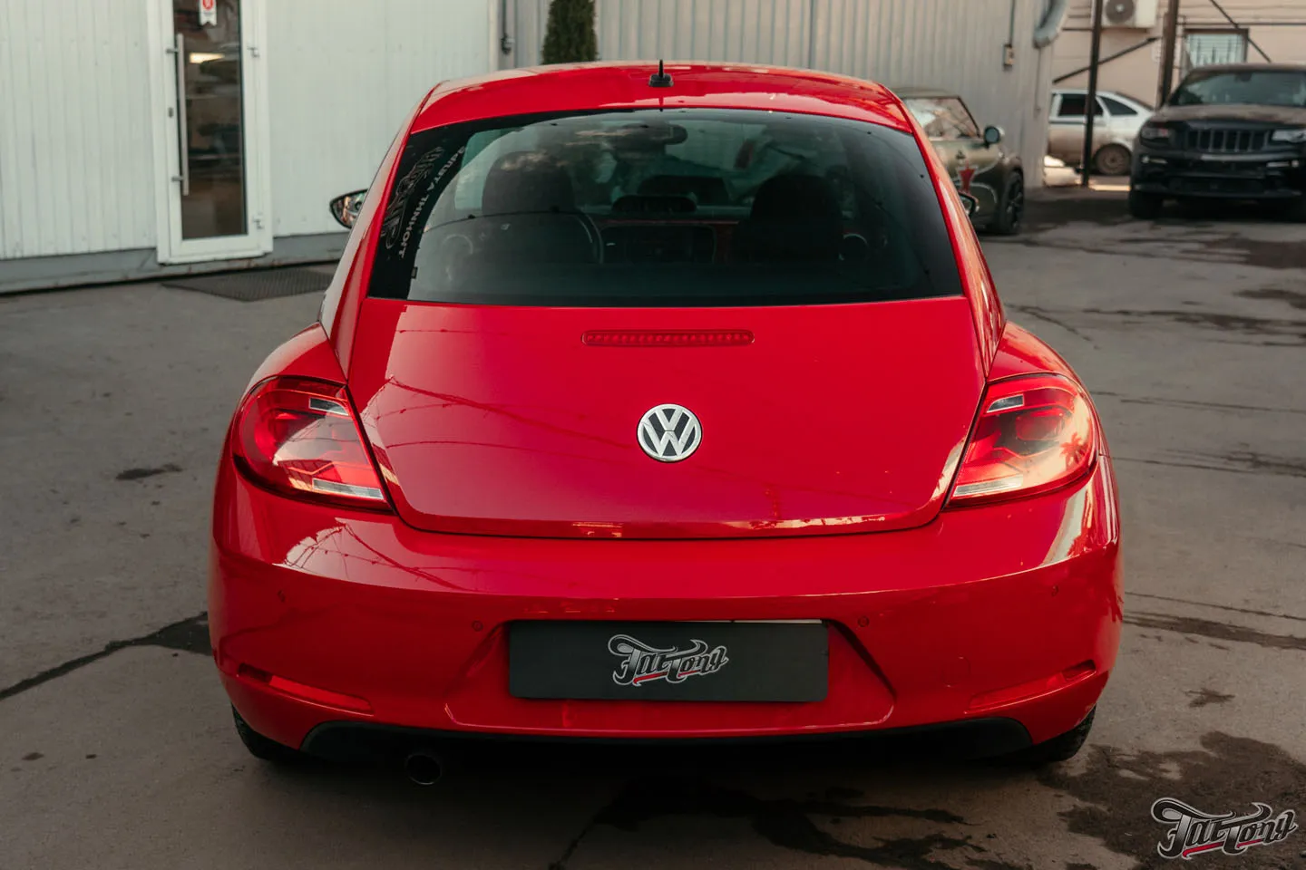 Кузовной ремонт Volkswagen Beetle. Как происходит подбор красного цвета?
